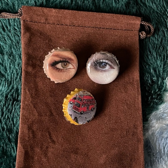 🆕 Mixed Media Recycled Bottlecap Lapel Pin Set - Picture 1 of 2